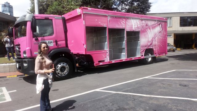 Lanzamiento Camion Botellero Postobon
